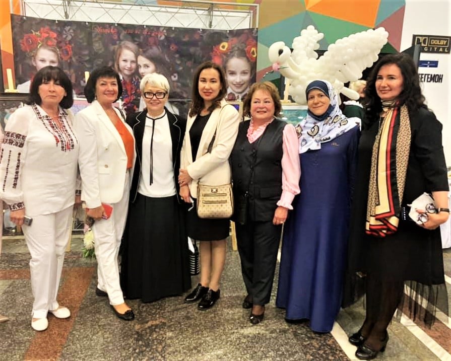 Лідерки громадських рухів, єднайтеся: Спілка жінок України ініціює створення Міжнародного парламенту матерів