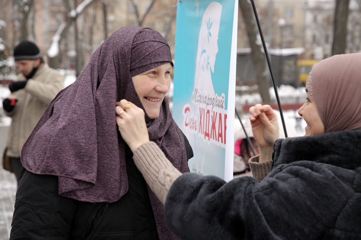 День хіджабу — прекрасна нагода дарувати хустки