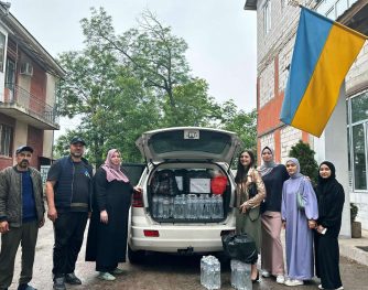 Питну воду, комплекти ковдр і гарячі обіди відправили мусульманки України на південь України